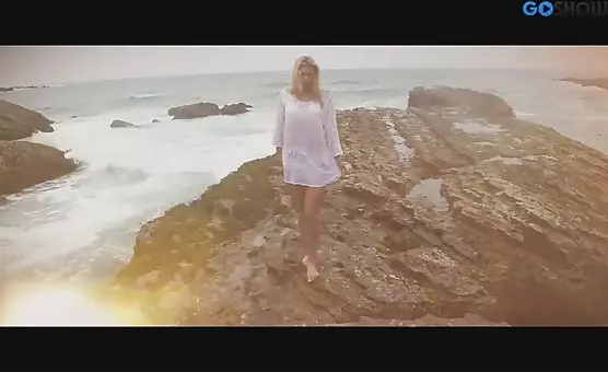 Blonde Teases with Seductive Magic Fingers